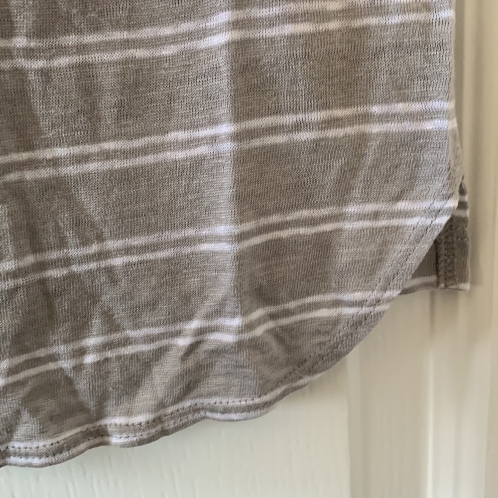 NWT LOU & GREY White And Gray Stripes 100% Linen V-neck Short Sleeves Top Size M - Picture 13 of 15